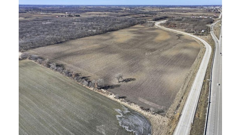 LT1 W Frontage Rd Paris, WI 53177 by Bear Realty Of Burlington $12,000,000