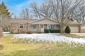 W170S7166 Meadow Dr, Muskego, WI 53150