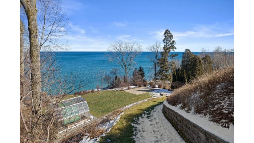 5436 N Lake Dr Whitefish Bay, WI 53217 by Powers Realty Group - suzanne@powersrealty.com $2,795,000