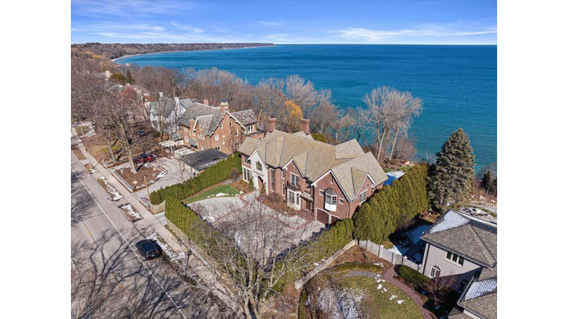 5436 N Lake Dr Whitefish Bay, WI 53217 by Powers Realty Group - suzanne@powersrealty.com $2,795,000