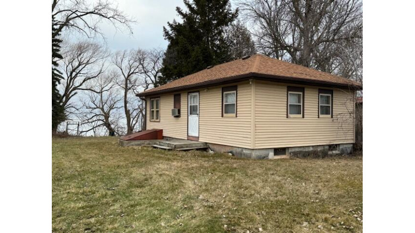 N9904 Winnebago Heights Rd Calumet, WI 53049 by Realty Executives Integrity~Brookfield $199,900