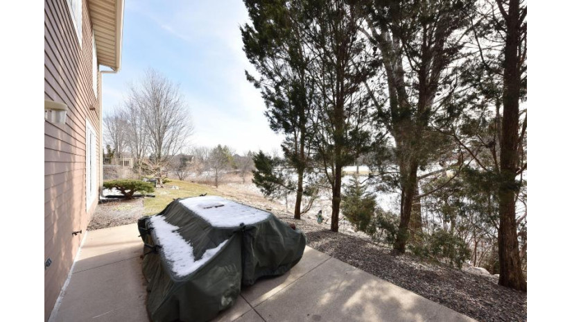 N48W16157 Lone Oak Ln Menomonee Falls, WI 53051 by Resolute Real Estate LLC - 414-412-9790 $440,000