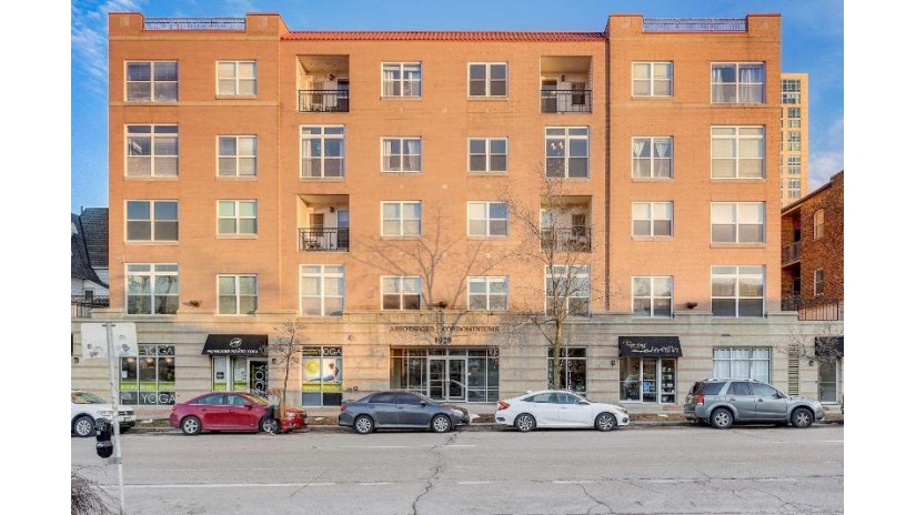 1920 N Farwell Ave 411 Milwaukee, WI 53202 by Compass RE WI-Northshore $274,900