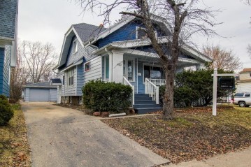 5667 N 35th St, Milwaukee, WI 53209-4031