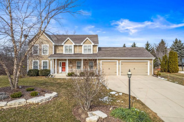 5855 S Timber Ridge Ct, New Berlin, WI 53151