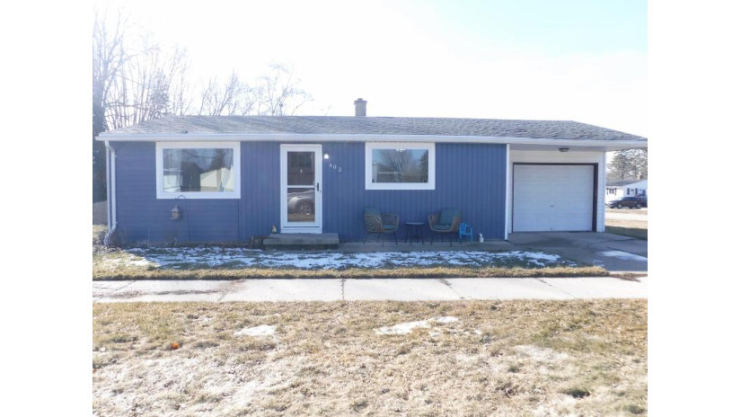 403 E Magnolia Ave Manitowoc, WI 54220 by Coldwell Banker Real Estate Group~Manitowoc - 920-769-1600 $167,900