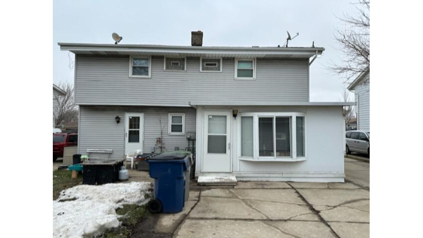 4977 S 26th St 4979 Milwaukee, WI 53221 by Coldwell Banker HomeSale Realty - Franklin $419,000