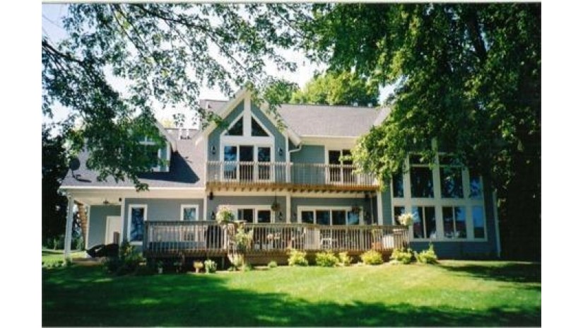 2096 Lake Trail Dr Delavan, WI 53115 by Ryan G. Simons Company, Inc. $975,000