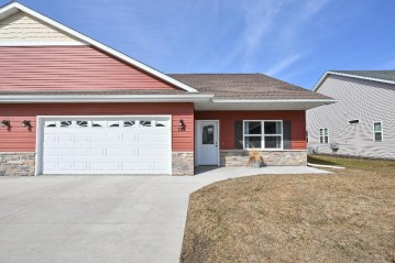 727 Prairie Gdns 56, Kewaskum, WI 53040