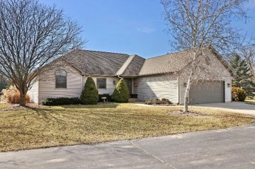 6706 Womack Ln, Burlington, WI 53105-9432