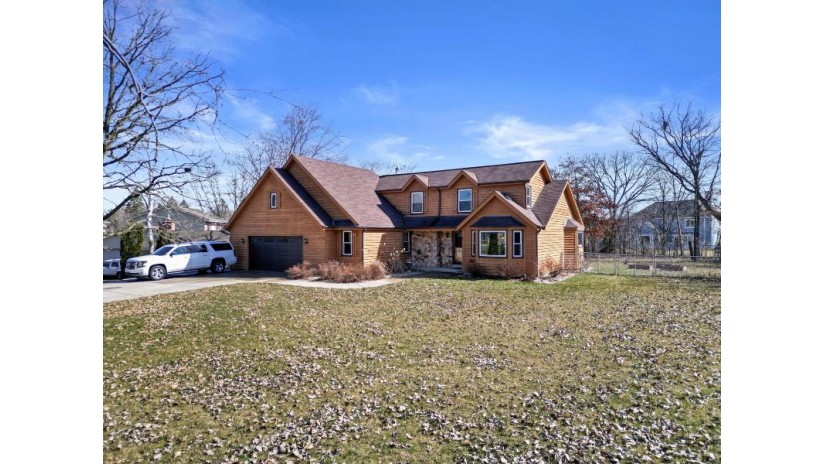 S76W20415 Hillendale Dr Muskego, WI 53150 by First Weber Inc - Delafield $489,900