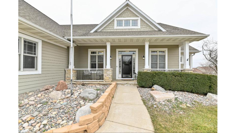 1425 Rock Ridge Ln Lake Geneva, WI 53147 by Coldwell Banker Real Estate Group - 262-348-1100 $799,000