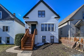 2479 S 10th St, Milwaukee, WI 53215-3248