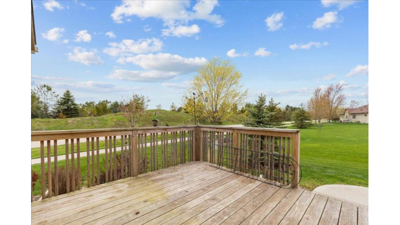 W206N16170 Stonebrook Dr 12 Jackson, WI 53037 by Hanson & Co. Real Estate $359,900