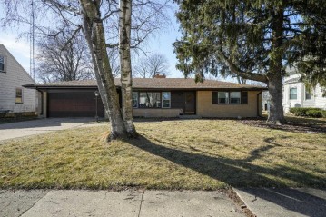 7532 17th Ave, Kenosha, WI 53143