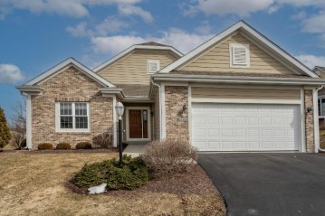 N109W14596 Preserve Heights Ct, Germantown, WI 53022-4235