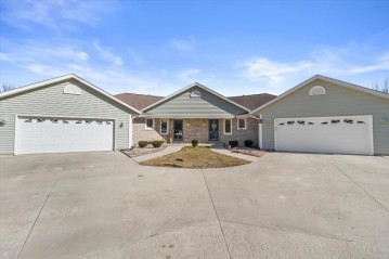 7932 S 68th St 2, Franklin, WI 53132-9224