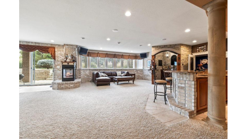 847 Burr Oak Ln Summit, WI 53066 by First Weber Inc - Brookfield $1,349,500