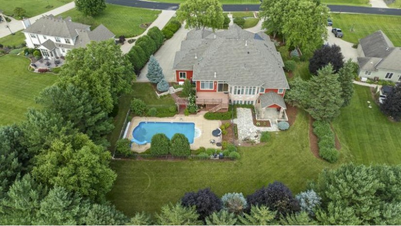 847 Burr Oak Ln Summit, WI 53066 by First Weber Inc - Brookfield $1,349,500