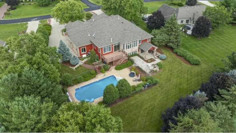 847 Burr Oak Ln Summit, WI 53066 by First Weber Inc - Brookfield $1,349,500