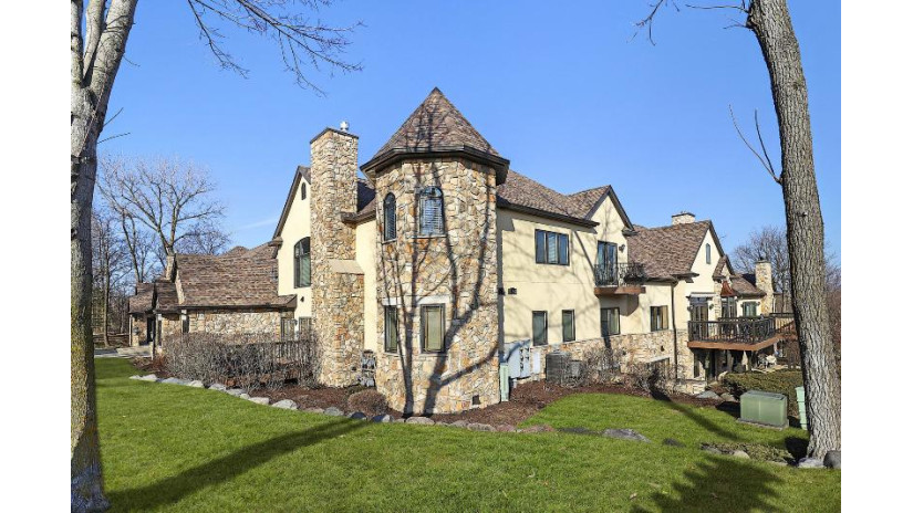 1800 La Salle St 1 Lake Geneva, WI 53147 by Berkshire Hathaway Starck Real Estate $595,000