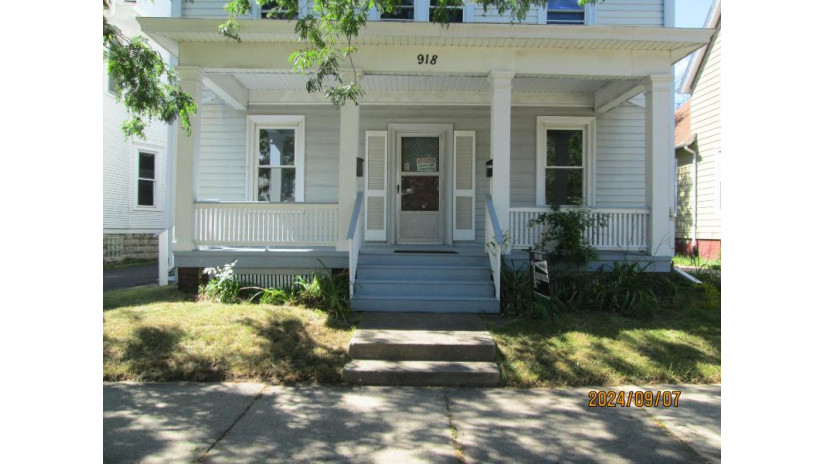 918 Villa St Racine, WI 53403 by Beacon Realty Of Racine $279,900