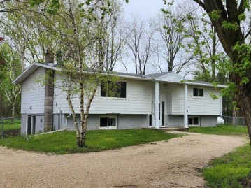 5450 Sunset Dr, Wayne, WI 53040-9448