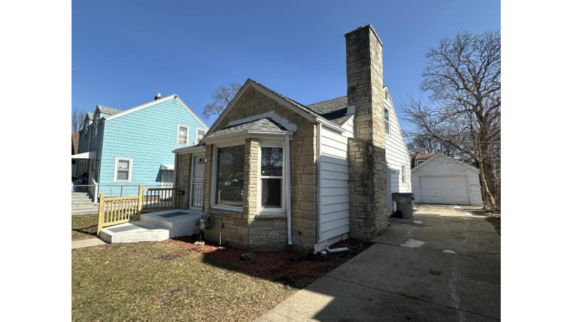 4056 N 41st St Milwaukee, WI 53216 by Premier Point Realty LLC $149,900