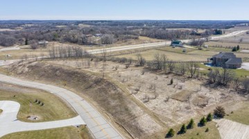 LT5 Fields Crossing Dr, Genesee, WI 53149