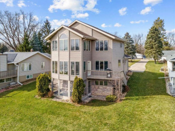 W1343 N Blue Spring Lake Dr, Palmyra, WI 53156-9796