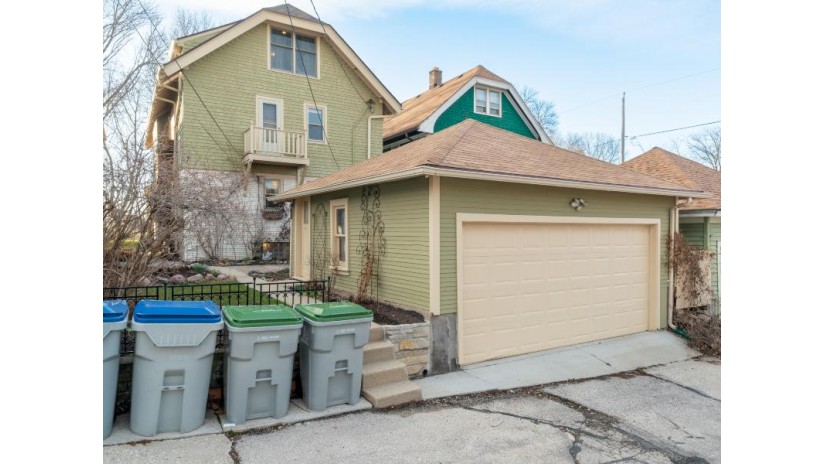 2722 S Quincy Ave Milwaukee, WI 53207 by Keller Williams Realty-Milwaukee North Shore $550,000