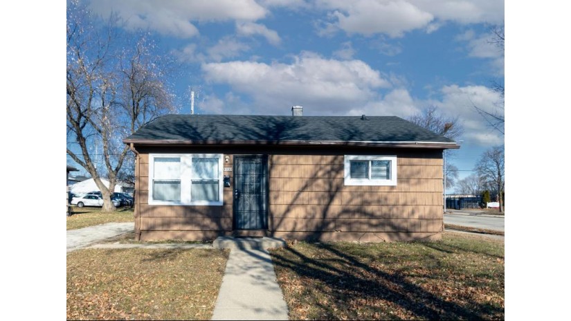 6000 W Carmen Ave Milwaukee, WI 53218 by Keller Williams-MNS Wauwatosa $114,900