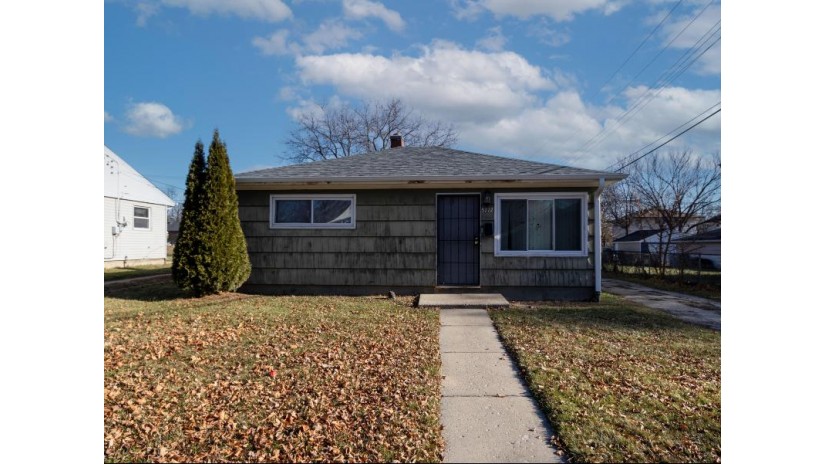 5712 N 61st St Milwaukee, WI 53218 by Keller Williams-MNS Wauwatosa $114,900