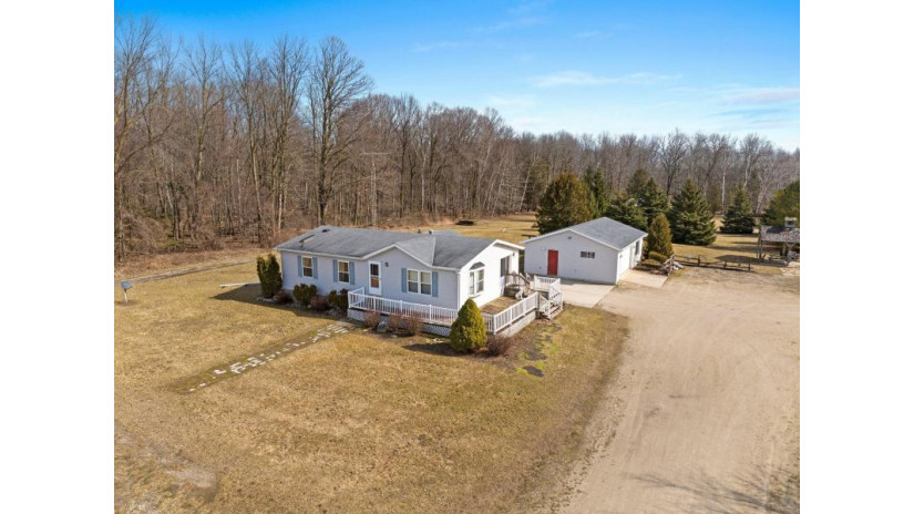 6439 Rangeline Rd Newton, WI 54220 by RE/MAX Port Cities Realtors $319,900