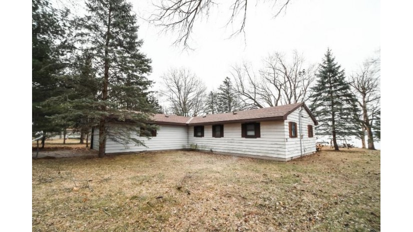 W559 Deer Ln Mecan, WI 53949 by Emmer Real Estate Group $335,000