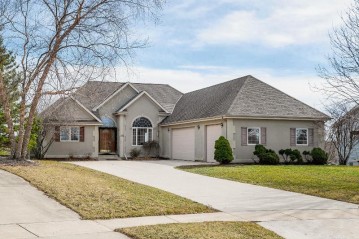 217 Steeple Ct, Johnson Creek, WI 53038