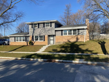 11170 W Meinecke Ave, Wauwatosa, WI 53226