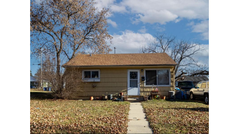 5738 N 61st St Milwaukee, WI 53218 by Keller Williams-MNS Wauwatosa $114,900