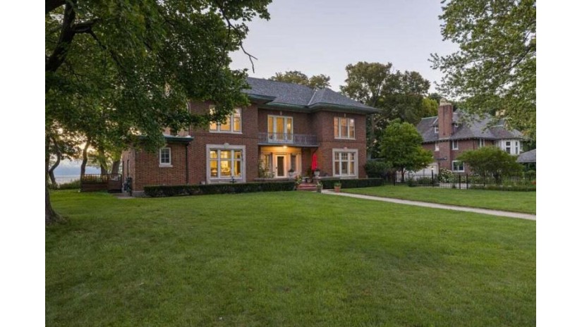 4408 N Lake Dr Shorewood, WI 53211 by Powers Realty Group - suzanne@powersrealty.com $2,069,000