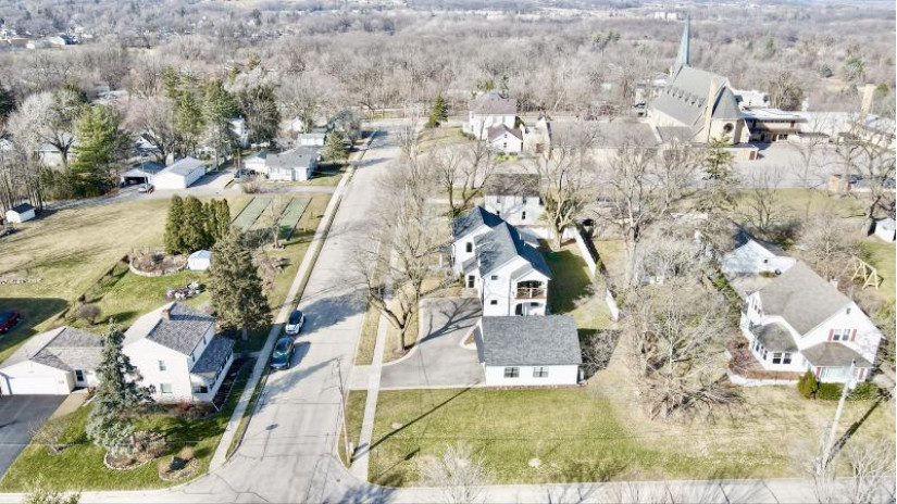 137 East St Lake Geneva, WI 53147 by Coldwell Banker Realty $1,390,000