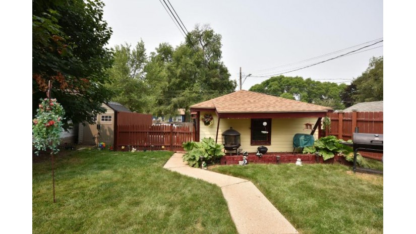 4151 N 46th St Milwaukee, WI 53216 by Berkshire Hathaway HomeServices Metro Realty $288,000