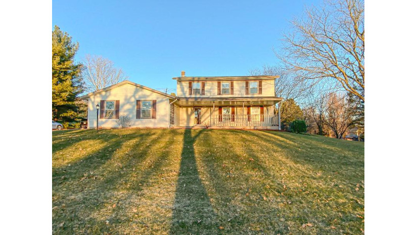 W237S4800 Big Bend Rd Waukesha, WI 53189 by Lake Country Flat Fee $539,900