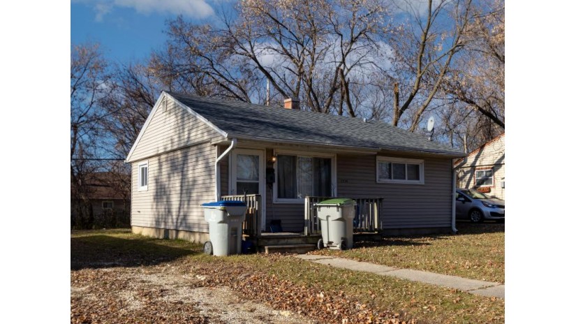 5739 N 61st St Milwaukee, WI 53218 by Keller Williams-MNS Wauwatosa $114,900