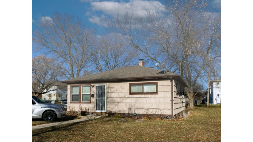 6012 W Carmen Ave Milwaukee, WI 53218 by Keller Williams-MNS Wauwatosa $114,900