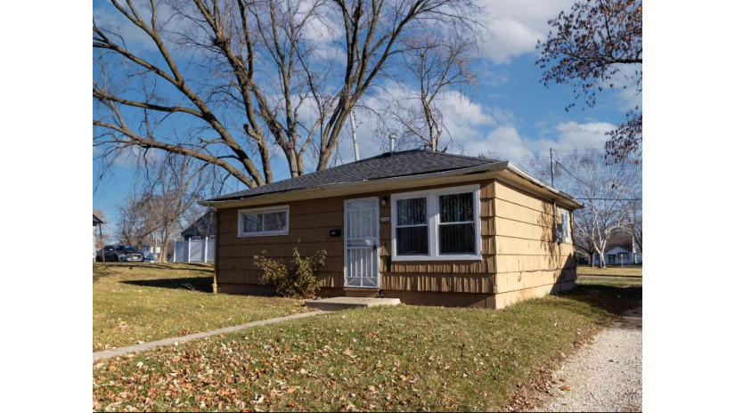 5744 N 61st St Milwaukee, WI 53218 by Keller Williams-MNS Wauwatosa $114,900