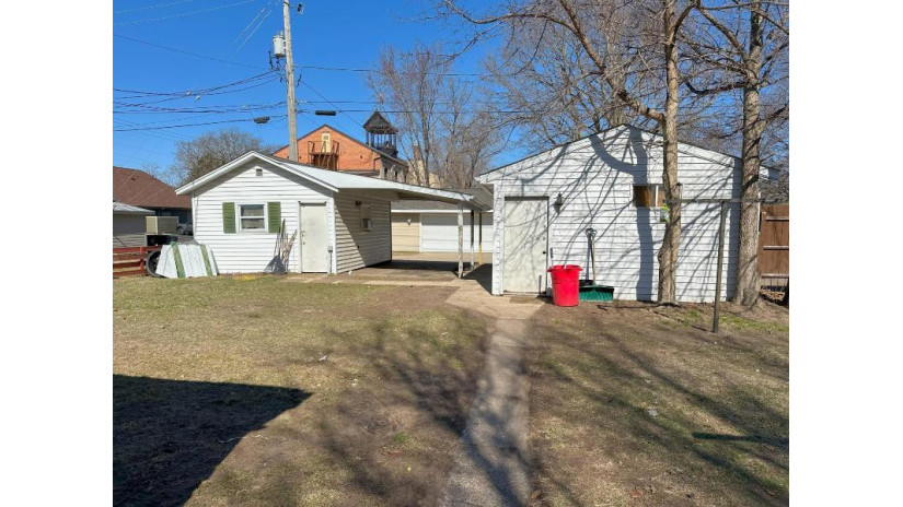 1227 Redfield St La Crosse, WI 54601 by NextHome Prime Real Estate $239,333