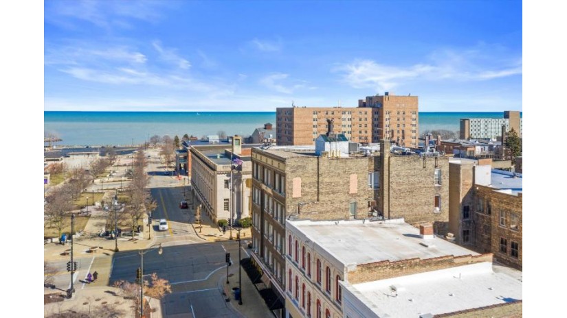 201 6th St Racine, WI 53403 by RE/MAX ELITE - office@maxelite.com $1,400,000