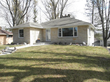 W140N7502 Lilly Rd, Menomonee Falls, WI 53051-4610