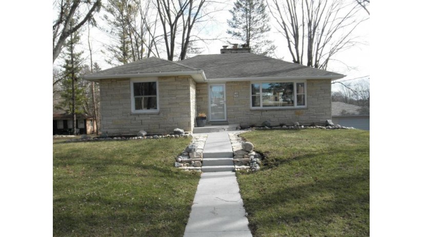 W140N7502 Lilly Rd Menomonee Falls, WI 53051 by Jarvis Realty, Inc $399,500