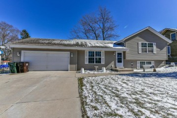 4420 S Iowa Ave, Saint Francis, WI 53235